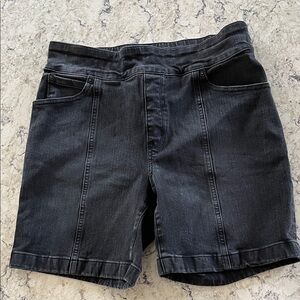 Duluth Trading Co Women's Black Jean Shorts size10
